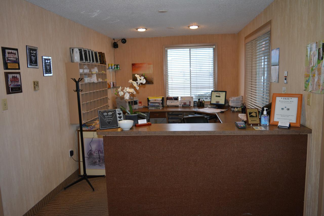 Delaware Strathroy Motor Inn מראה חיצוני תמונה